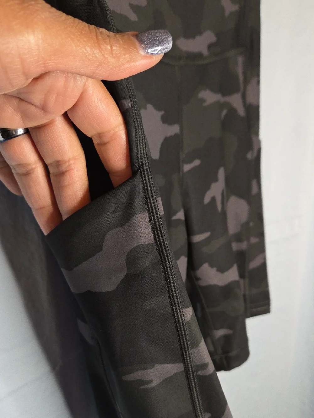 Athleta Ultimate Stash Pocket Camo 7